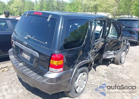 2005 Ford Escape Xlt z USA, uszkodzony, nr VIN 1FMYU03155KA69236